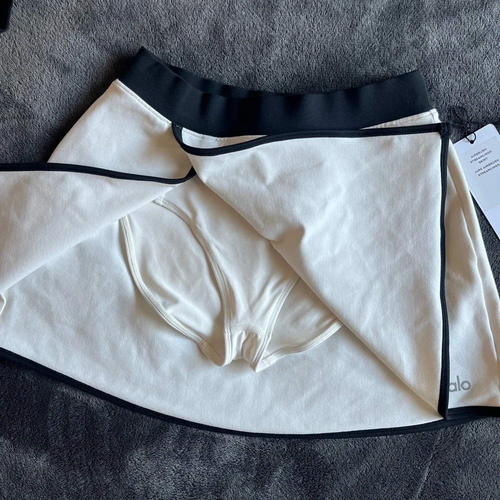 XXS airbrush streamlined skirt Ivory/ Black